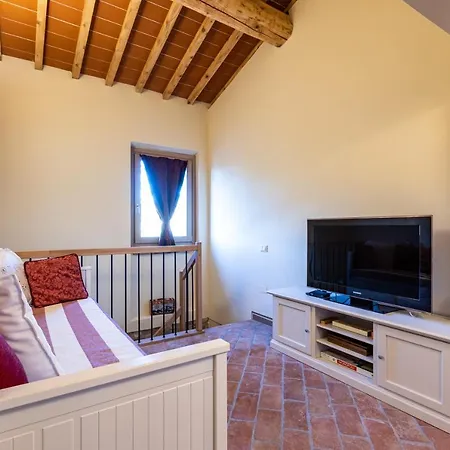 In Casale Con Piscina Casa I Pavoni Apartment