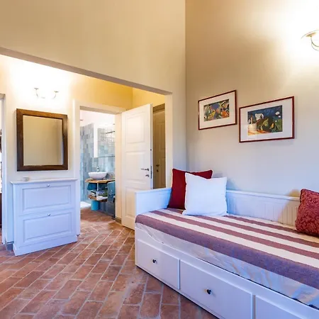 Apartment In Casale Con Piscina Casa I Pavoni