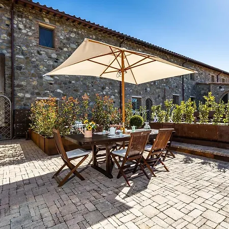In Casale Con Piscina Casa I Pavoni