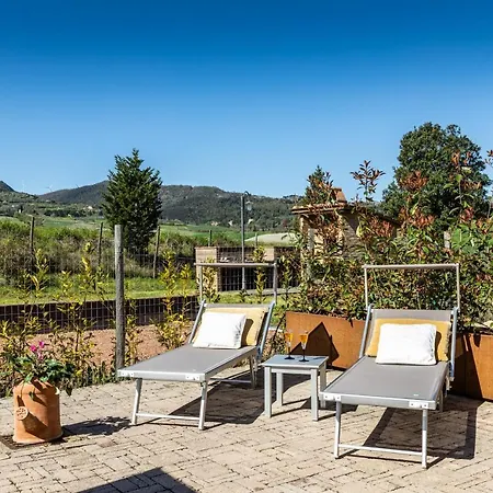 Apartment In Casale Con Piscina Casa I Pavoni